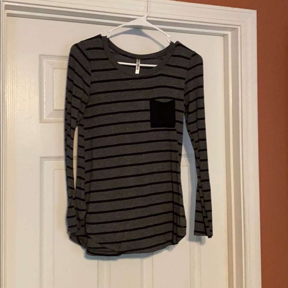 Women’s striped shirt with pocket